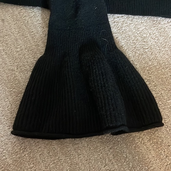 Alice + olivia bell sleeve cropped wool sweater - Picture 3 of 3